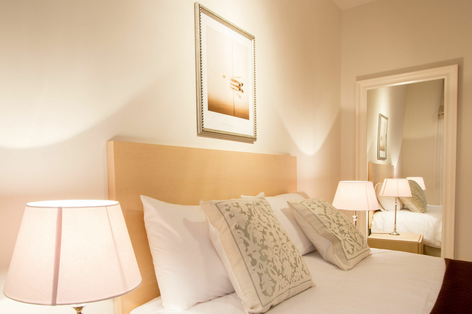 Sweet Inn Apartments - Madou بروكسل المظهر الخارجي الصورة